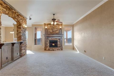 905 Kelsi Dr, Moore, OK 73160 photo 5