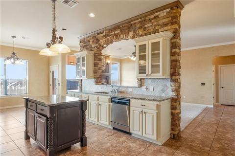 905 Kelsi Dr, Moore, OK 73160 photo 9