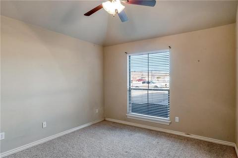 905 Kelsi Dr, Moore, OK 73160 photo 28