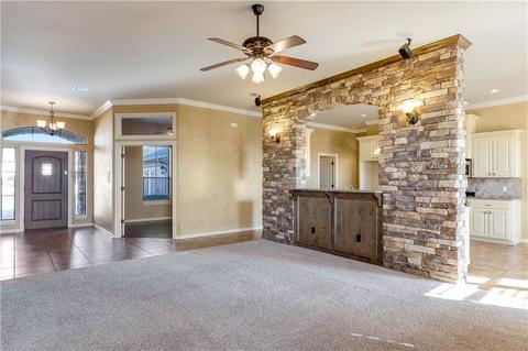 905 Kelsi Dr, Moore, OK 73160 photo 6