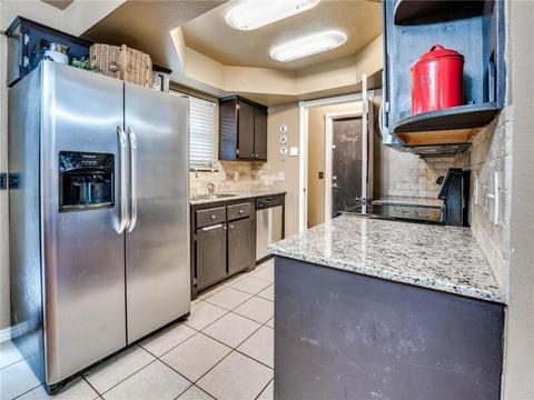 2314 Cedar Brook Dr, Moore, OK 73160 photo 9