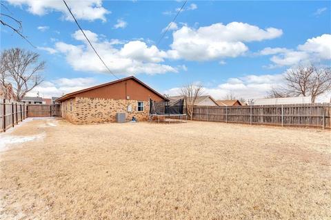 912 N Grady, Altus, OK 73521 photo 21