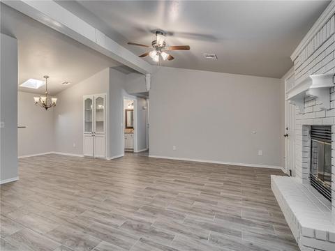 1701 SW 20th St, Moore, OK 73170 photo 2