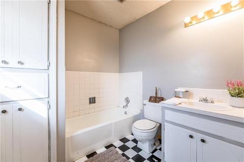 618 E Benton Ave, Sayre, OK 73662 photo 7