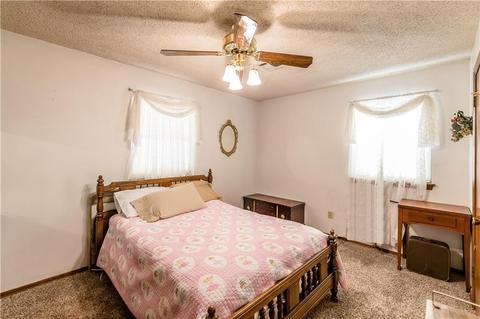 618 E Benton Ave, Sayre, OK 73662 photo 5