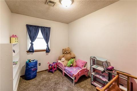 618 E Benton Ave, Sayre, OK 73662 photo 4