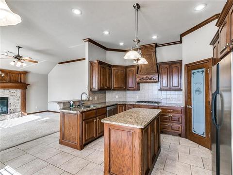 4613 SE 28th St, Moore, OK 73165 photo 8