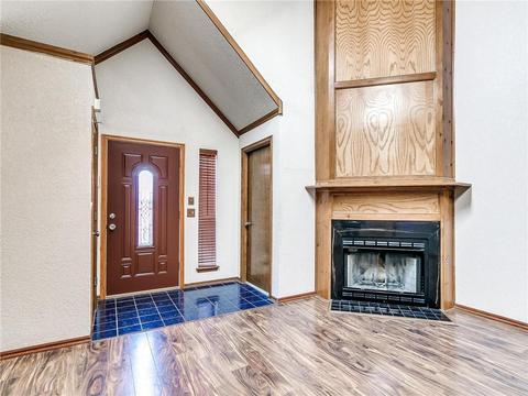 2129 Lakecrest Dr, Moore, OK 73170 photo 3