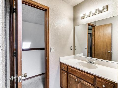 2129 Lakecrest Dr, Moore, OK 73170 photo 22
