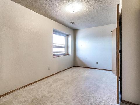 2129 Lakecrest Dr, Moore, OK 73170 photo 16
