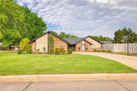 1106 N Lusk Ave, Elk City, OK 73644