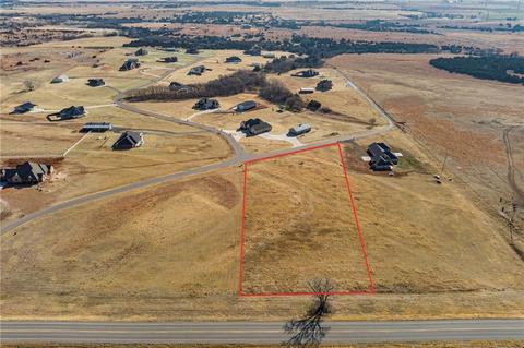 2390 E 1048 Pl, Weatherford, OK 73096