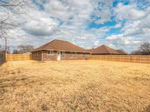 504 NW Elm Ave, Cache, OK 73527 photo 27