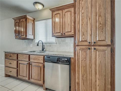 504 NW Elm Ave, Cache, OK 73527 photo 13