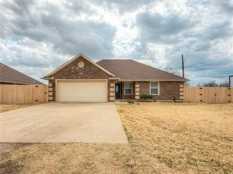 504 NW Elm Ave, Cache, OK 73527 photo 1