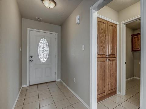 504 NW Elm Ave, Cache, OK 73527 photo 4