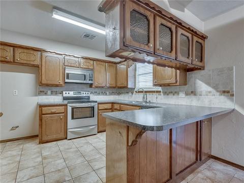 1421 E Main St, Moore, OK 73160 photo 9