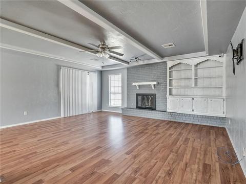 1421 E Main St, Moore, OK 73160 photo 4