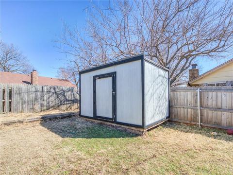 1421 E Main St, Moore, OK 73160 photo 33