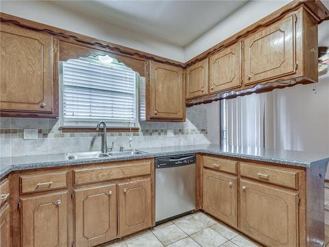 1421 E Main St, Moore, OK 73160 photo 11