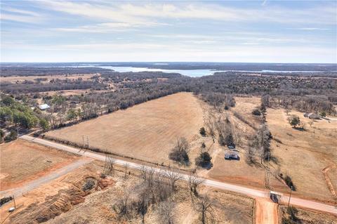 31313 Memorial Rd, Mcloud, OK 74851 photo 1