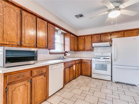 301 Sky Ln, Tuttle, OK 73089 photo 11