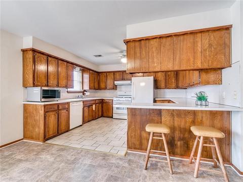 301 Sky Ln, Tuttle, OK 73089 photo 9