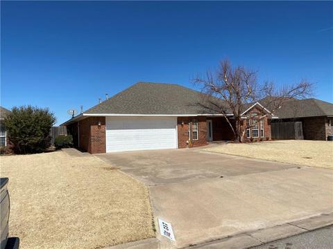 517 W Peacock Cir, Altus, OK 73521 photo 2