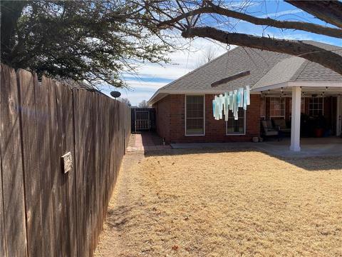 517 W Peacock Cir, Altus, OK 73521 photo 27
