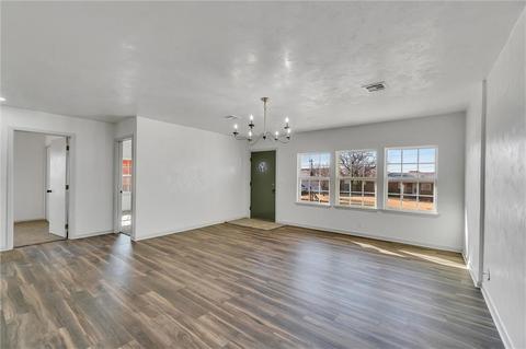 107 Lakeside Dr, Altus, OK 73521 photo 5