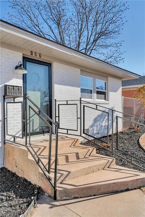 107 Lakeside Dr, Altus, OK 73521 photo 4
