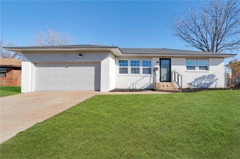 107 Lakeside Dr, Altus, OK 73521 photo 2