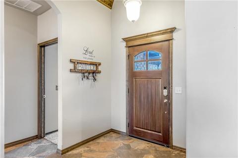 909 SW 14th St, Moore, OK 73160 photo 4