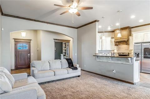 909 SW 14th St, Moore, OK 73160 photo 8