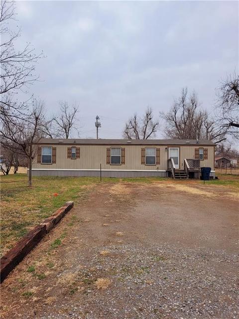 307 S Oak St, Crescent, OK 73028 photo 1