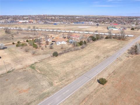 Schneberger Lane, Weatherford, OK 73096