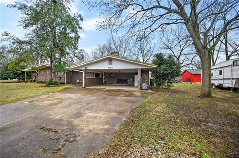 1002 Wake St, Broken Bow, OK 74728 photo 2