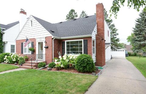 1613 9 St S, Fargo, ND 58103 photo 1