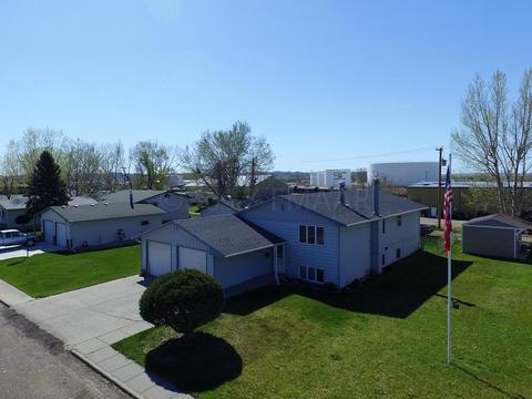 216 Chestnut Ave, Glendive, MT 59330 photo 1