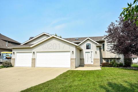 3221 44 Ave S, Fargo, ND 58104 photo 1
