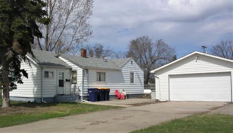 227 Main Ave, Oakes, ND 58474 photo 1
