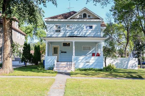 403 8th Ave S, Fargo, ND 58103 photo 1