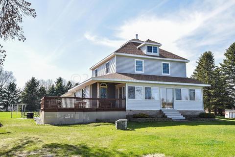 350 3 Ave W, Hunter, ND 58048 photo 1