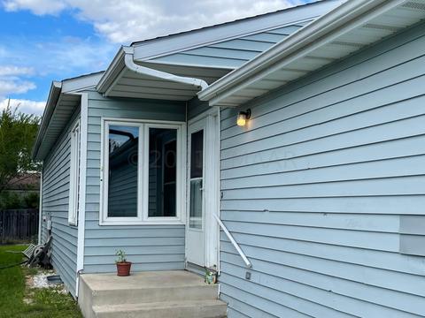 242 Fargo Nd Homes With A Pool For Sale Movoto