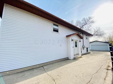 406 23rd St S, Fargo, ND 58103 photo 1