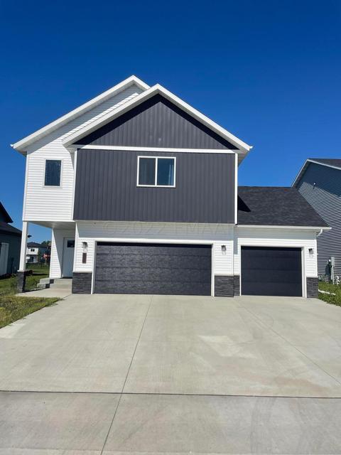 219 7 St E, Horace, ND 58047 photo 1