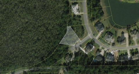8 Plumbfield Ct, Murrells Inlet, SC 29576