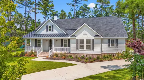 28 Melbourne Ct, Murrells Inlet, SC 29576