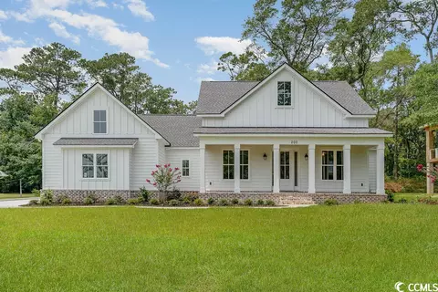 200 Midway Dr, Pawleys Island, SC 29585