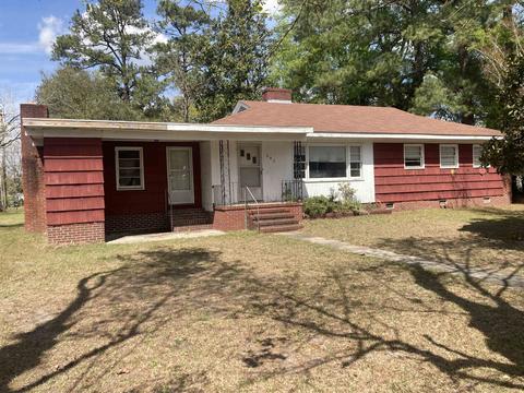205 E Pine St, Johnsonville, SC 29555